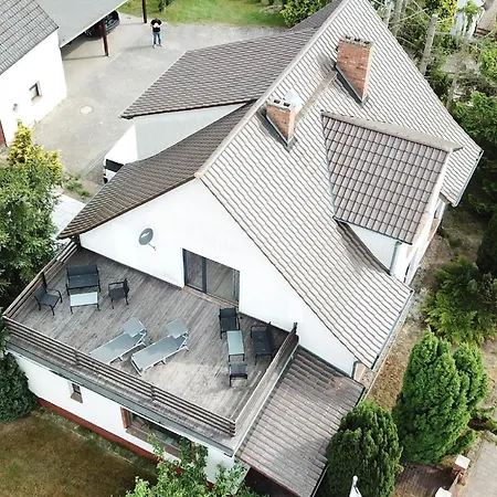 In Mit Terrasse Und Grill